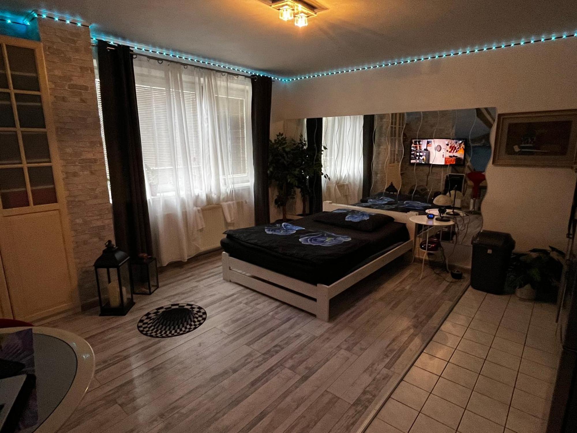 Monfas Apartment Provence In Praha Bagian luar foto