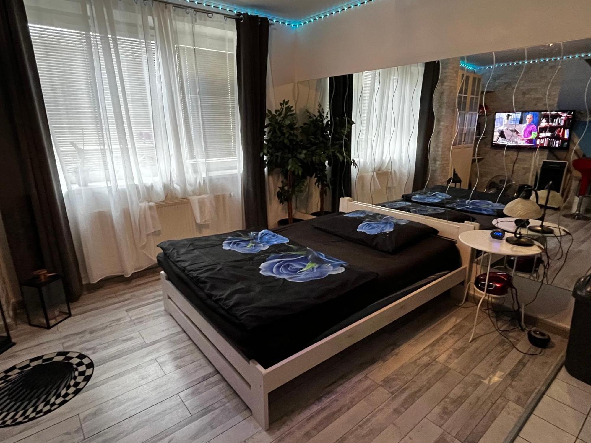 Monfas Apartment Provence In Praha Bagian luar foto