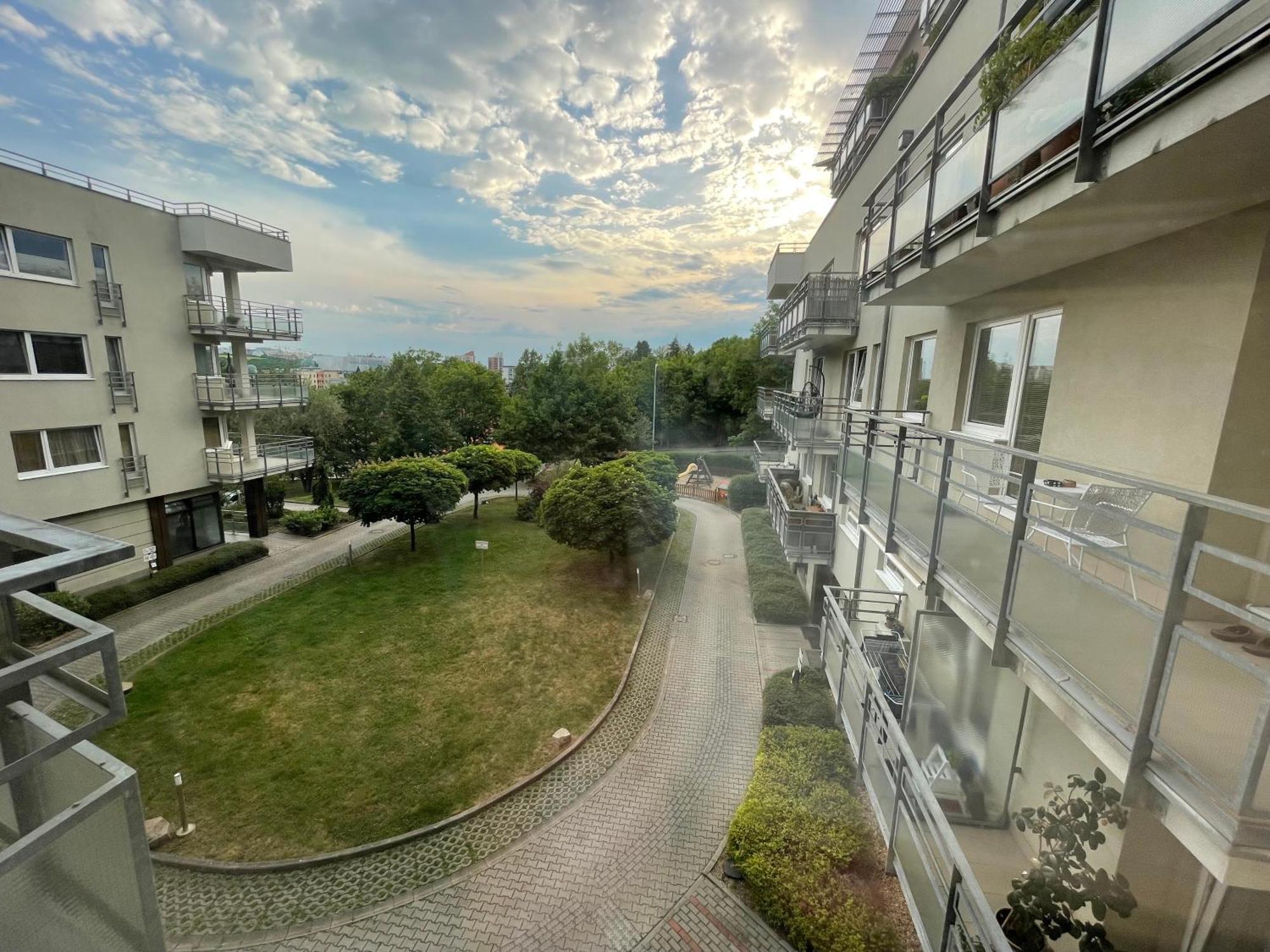 Monfas Apartment Provence In Praha Bagian luar foto
